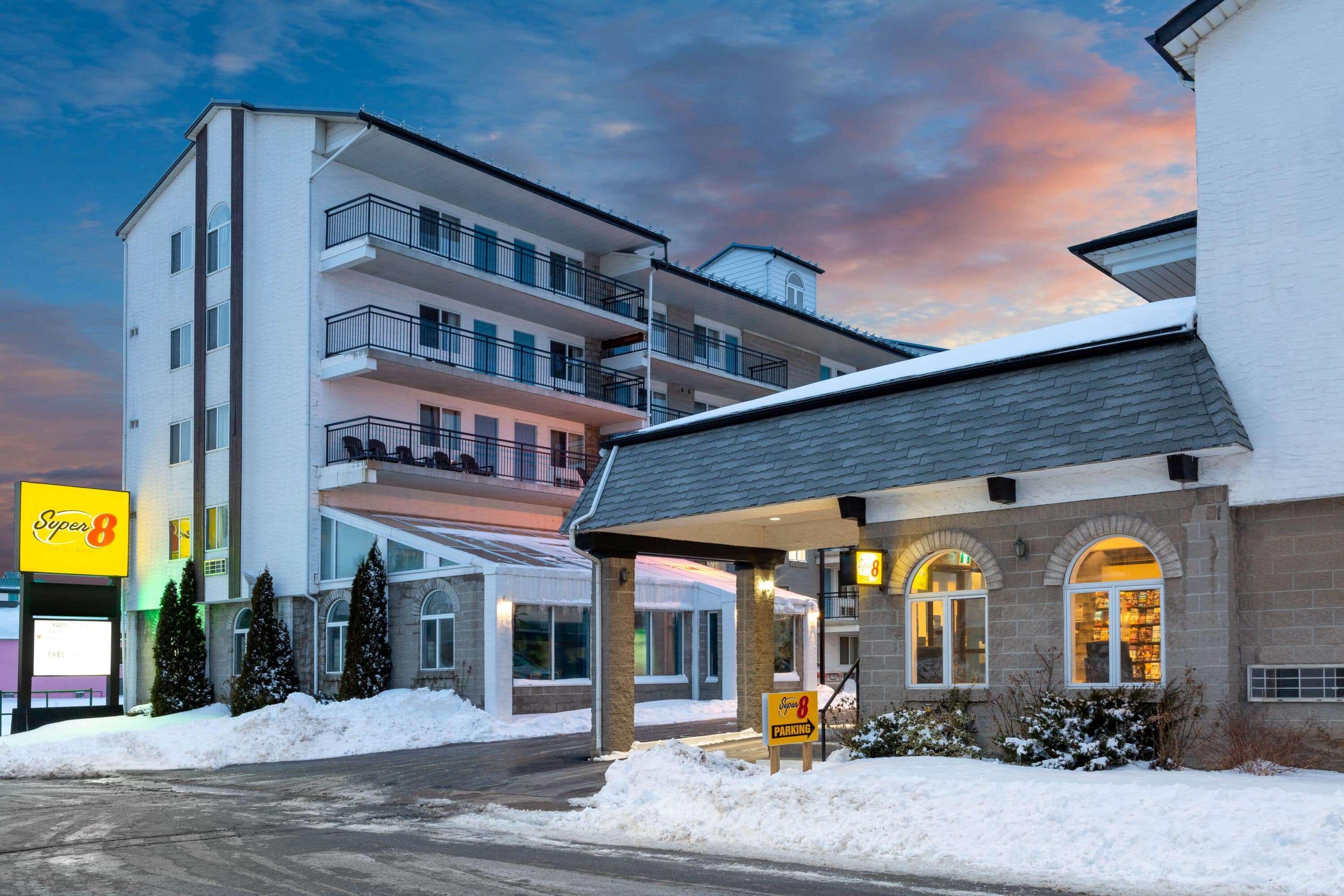 Super 8 By Wyndham Niagara Falls By The Falls Zewnętrze zdjęcie